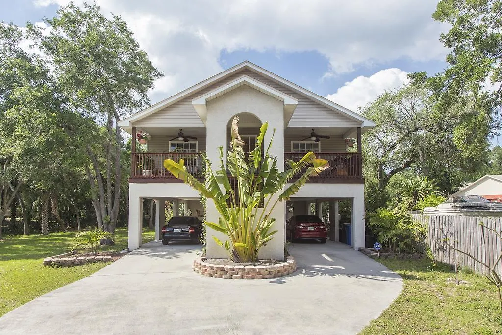 Treehouse Villa Tampa 0*,  Amerikai Egyesült Államok