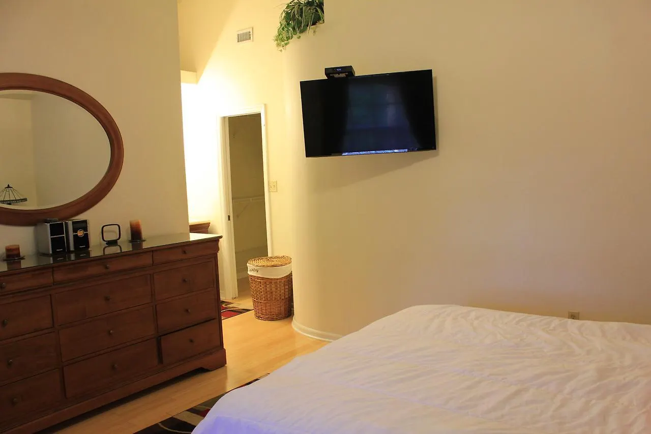 Treehouse Villa Tampa 0*,  Amerikai Egyesült Államok