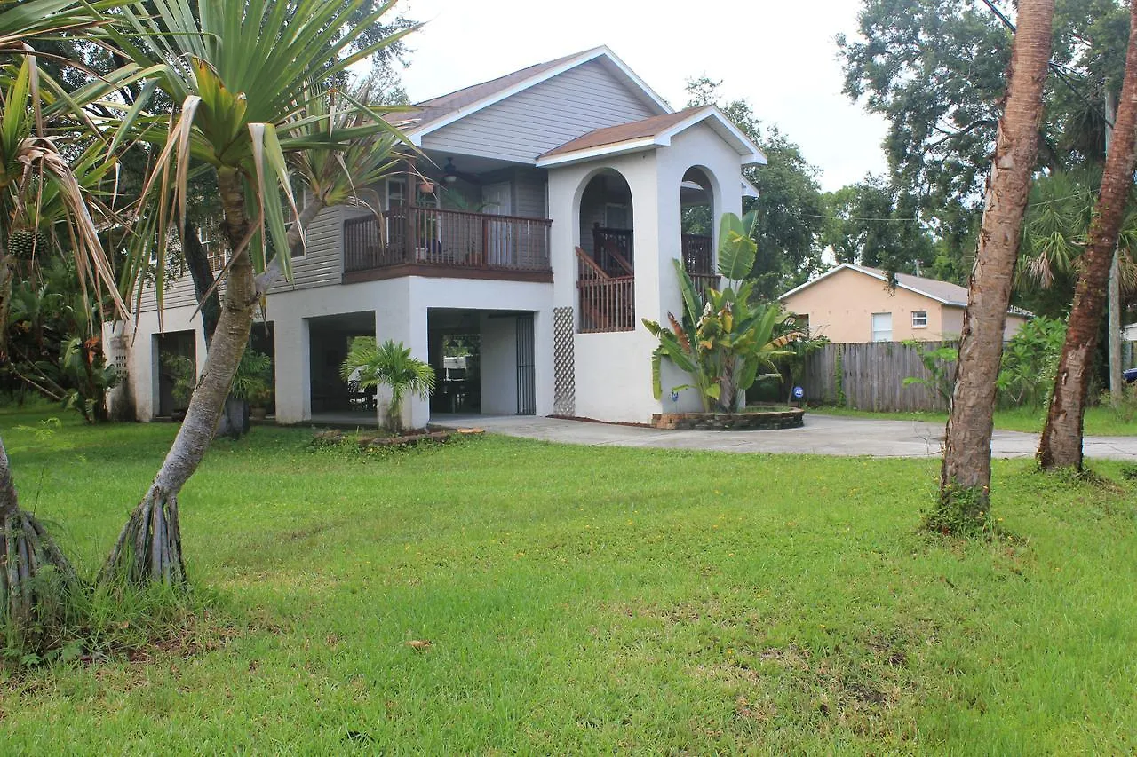Treehouse Villa Tampa 0*,  Amerikai Egyesült Államok